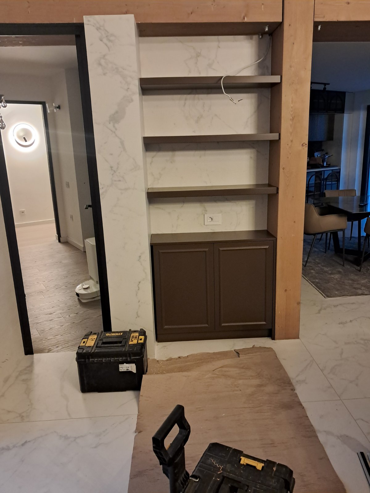 Stolar – montaža i popravka nameštaja (IKEA, JYSK, Emmezeta, Forma Ideale) – Voždovac