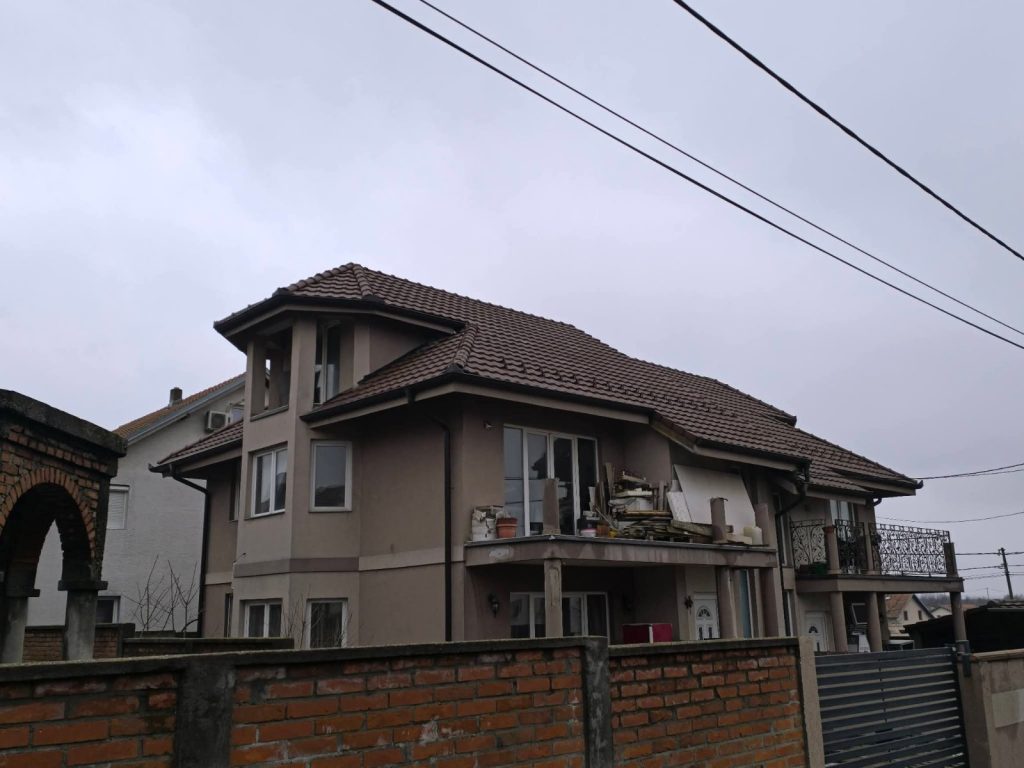 Krovopokrivački radovi na porodičnoj kući – Zvezdara