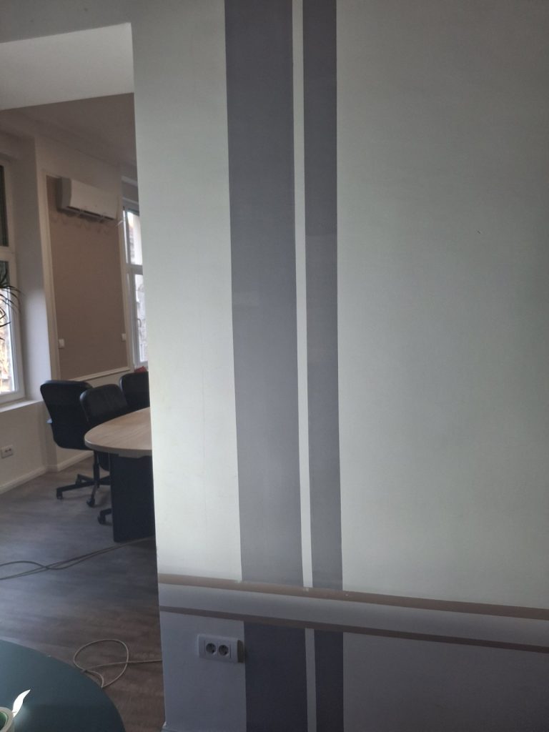 Velja Moler Stari grad precizno farbanje zida i dekorativne linije